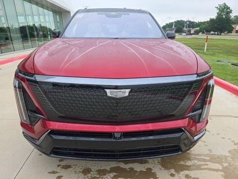 New 2026 Cadillac Vistiq Sport w/ LPO, Floor Liner Package image 8