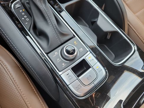 Certified 2021 Kia Telluride SX w/ SX Prestige Package AWD/4WD image 40