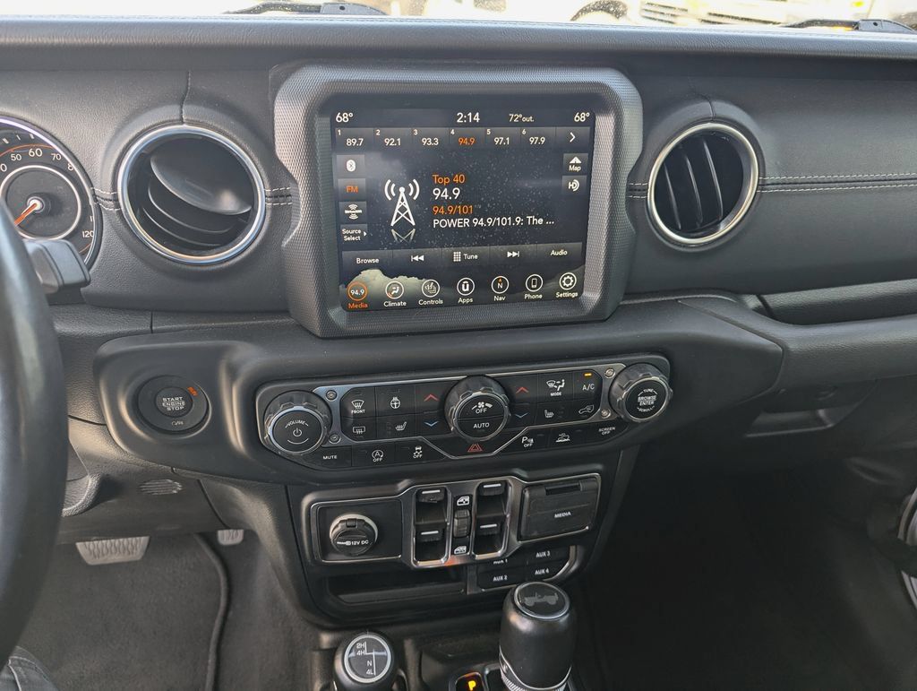 Used 2021 Jeep Wrangler Unlimited Sahara AWD/4WD image 13