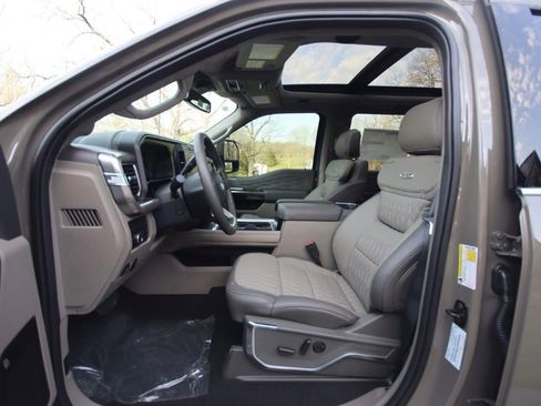 Used 2026 Ford F450 Platinum w/ Platinum Plus Package AWD/4WD image 6