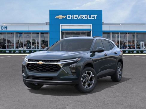 New 2026 Chevrolet Trax LT w/ Driver Confidence Package image 6