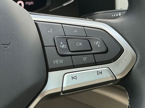 Certified 2023 Volkswagen Atlas SE FWD image 25