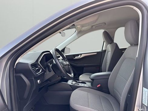 Used 2021 Ford Escape SE w/ SE Sport Appearance Package image 21