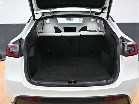 Used 2022 Tesla Model Y Long Range AWD/4WD image 13