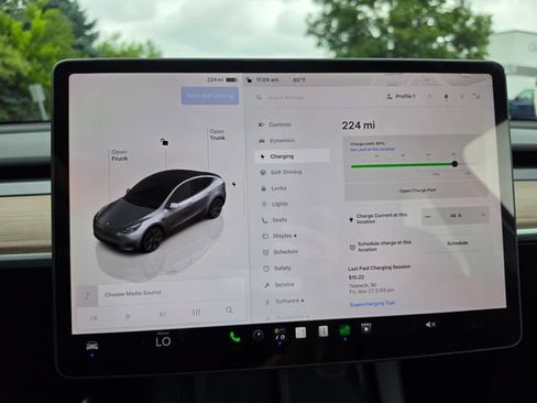 Used 2025 Tesla Model Y Long Range AWD/4WD image 46