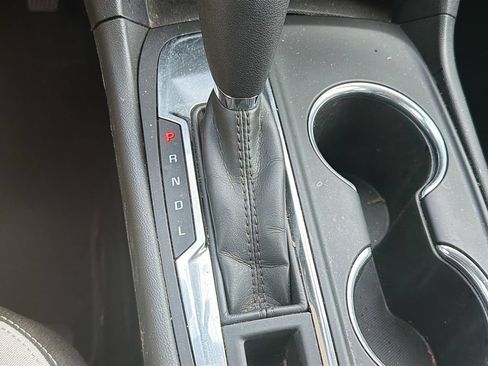 Used 2018 Chevrolet Equinox LS FWD image 18