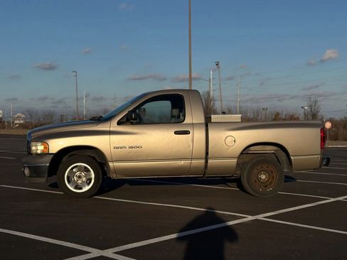 Used 2002 Dodge Ram 1500 Truck 2WD Regular Cab image 2