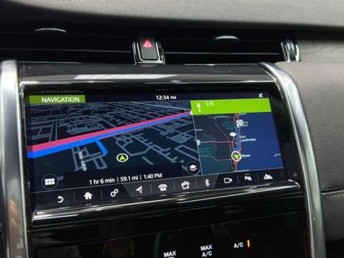 Used 2022 Land Rover Discovery Sport S image 31