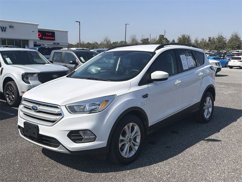 Used 2018 Ford Escape SE image 9