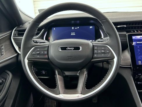 New 2025 Jeep Grand Cherokee Limited w/ Black Appearance Package AWD/4WD image 11