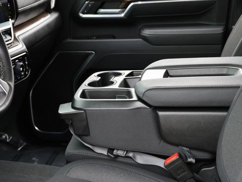 Used 2025 Chevrolet Silverado 2500 LT image 17