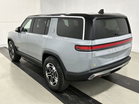 Used 2023 Rivian R1S Adventure AWD/4WD image 3