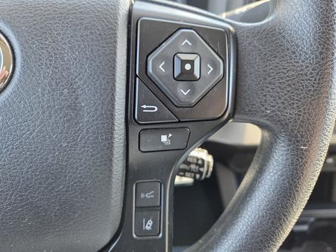 Used 2022 Toyota Tacoma SR image 12