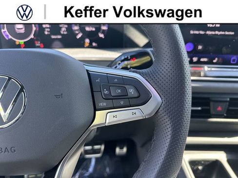 New 2026 Volkswagen Tiguan SE R-Line FWD image 18