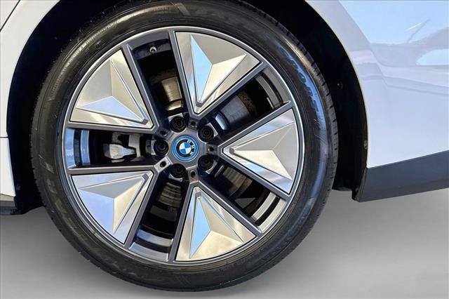 Used 2023 BMW i4 eDrive40 RWD image 30