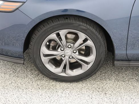 Used 2024 Honda Accord EX image 11