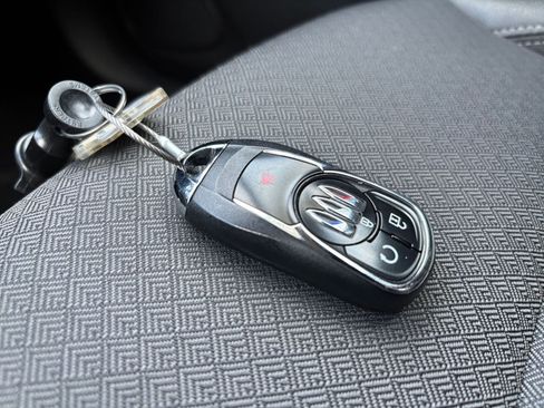 Used 2025 Buick Encore GX Preferred FWD image 18
