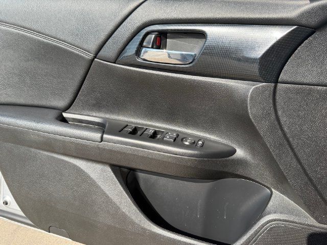 Used 2013 Honda Accord Sport image 19