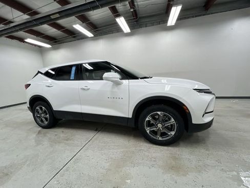 Certified 2025 Chevrolet Blazer LT image 9