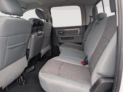 Used 2019 RAM 1500 Big Horn AWD/4WD image 14