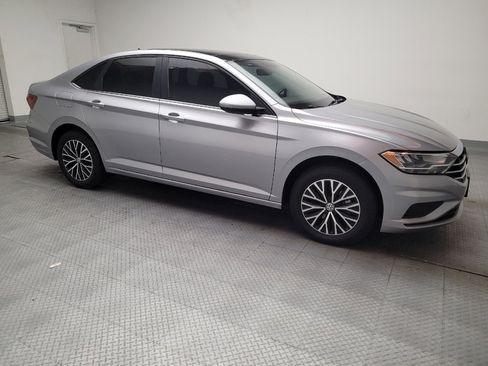 Used 2021 Volkswagen Jetta SE image 11