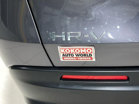 Used 2023 Honda HR-V LX image 11