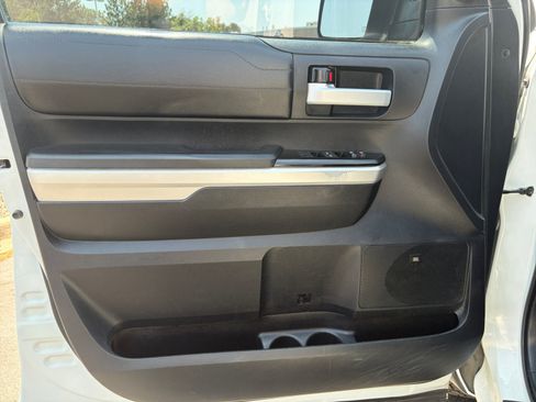 Used 2014 Toyota Tundra Limited w/ Limited Premium Package AWD/4WD image 13