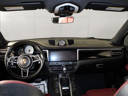 Used 2019 Porsche Macan S image 16