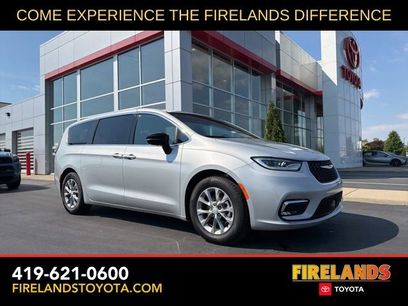 Used 2026 Chrysler Pacifica Limited