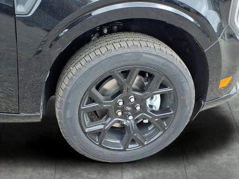 New 2026 Ford Maverick Lobo AWD/4WD image 6