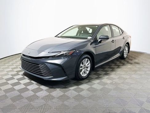 Used 2025 Toyota Camry LE image 4
