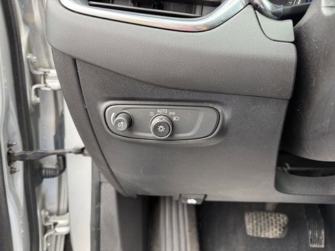 Used 2019 Chevrolet Equinox LT image 17