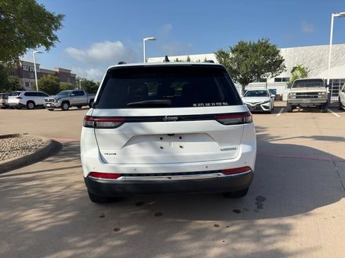 Used 2023 Jeep Grand Cherokee Limited AWD/4WD image 6