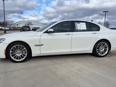 Used 2015 BMW 750i xDrive image 5