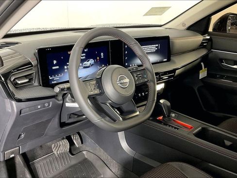 New 2026 Nissan Kicks SR w/ Cold Weather Package image 9