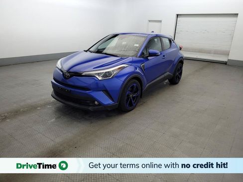 Used 2019 Toyota C-HR LE FWD image 1