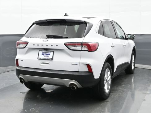 Used 2020 Ford Escape SE image 7