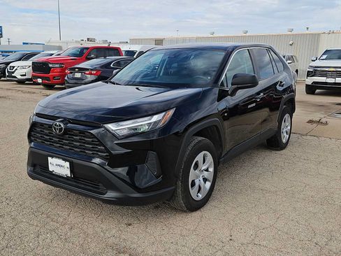 Used 2025 Toyota RAV4 LE FWD image 4