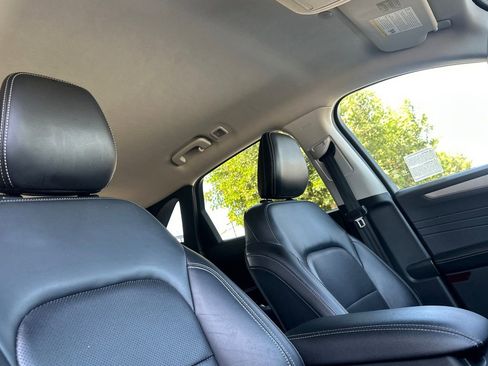 Used 2021 Ford Escape SEL AWD/4WD image 17