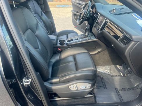 Used 2018 Porsche Macan image 39