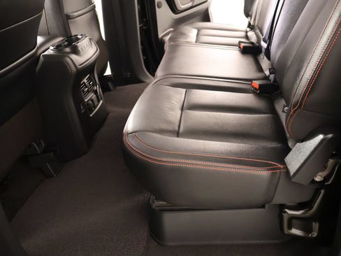 Used 2021 Nissan Titan PRO-4X w/ Pro-4x Convenience Package AWD/4WD image 13