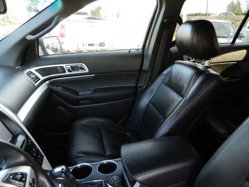 Used 2013 Ford Explorer XLT image 13