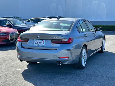 Used 2023 BMW 330i Sedan w/ Parking Assistance Package RWD image 5