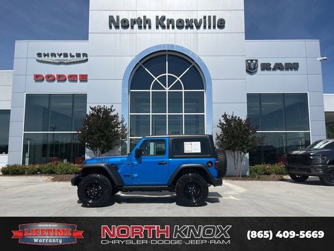 Used 2025 Jeep Wrangler Sport AWD/4WD image 2