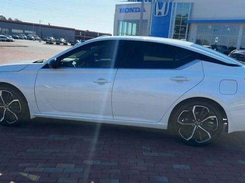 Used 2023 Nissan Altima 2.5 SR image 8