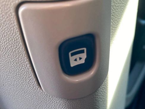 Used 2020 Dodge Grand Caravan SXT image 26