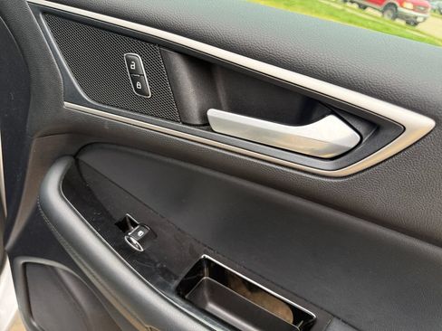Used 2019 Ford Edge SEL w/ Equipment Group 201A AWD/4WD image 40
