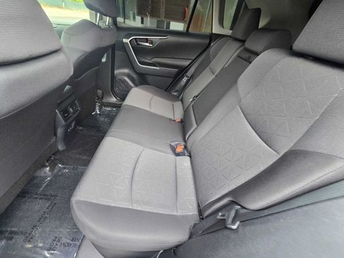 Used 2024 Toyota RAV4 XLE AWD/4WD image 17