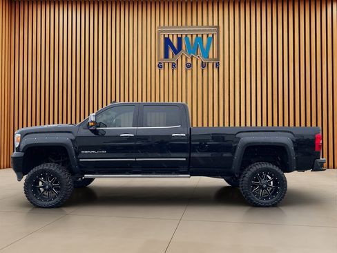 Used 2016 GMC Sierra 3500 Denali w/ Duramax Plus Package image 36