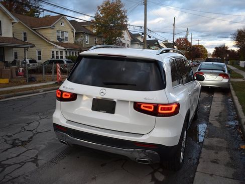 Used 2022 Mercedes-Benz GLB 250 4MATIC w/ Premium Package Lite image 5